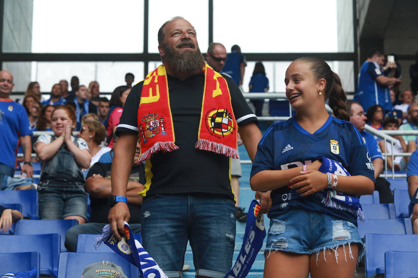 ¿Estuviste en el Real Oviedo - Racing de Ferrol? ¡Búscate en las fotos!