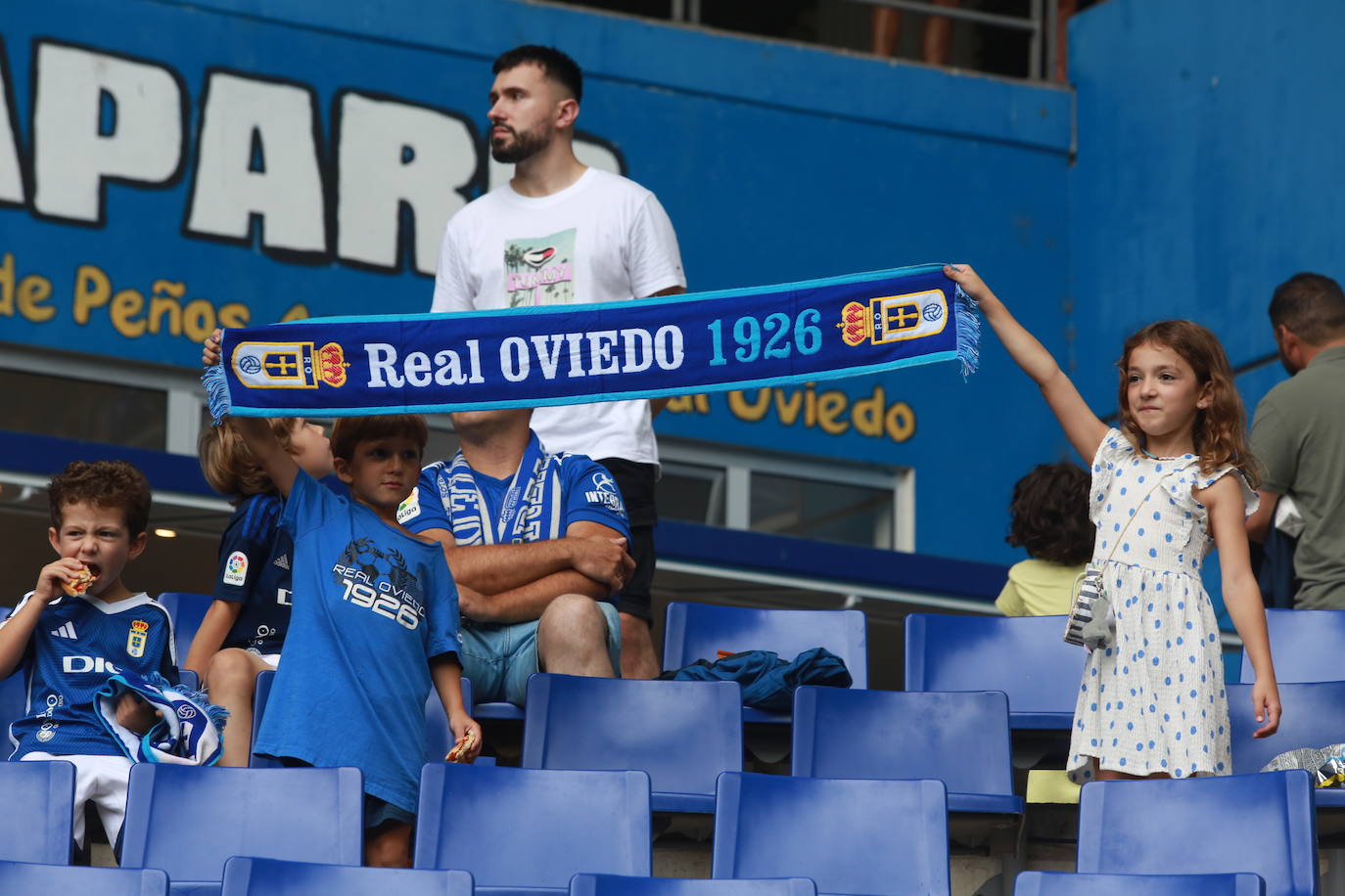 ¿Estuviste en el Real Oviedo - Racing de Ferrol? ¡Búscate en las fotos!