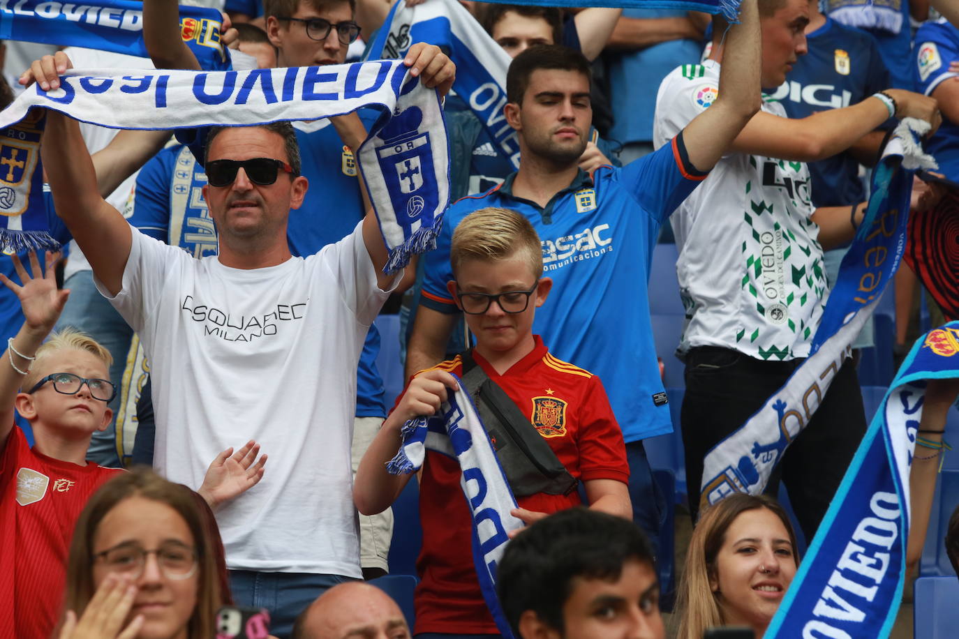 ¿Estuviste en el Real Oviedo - Racing de Ferrol? ¡Búscate en las fotos!