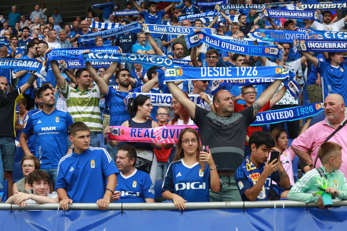 ¿Estuviste en el Real Oviedo - Racing de Ferrol? ¡Búscate en las fotos!