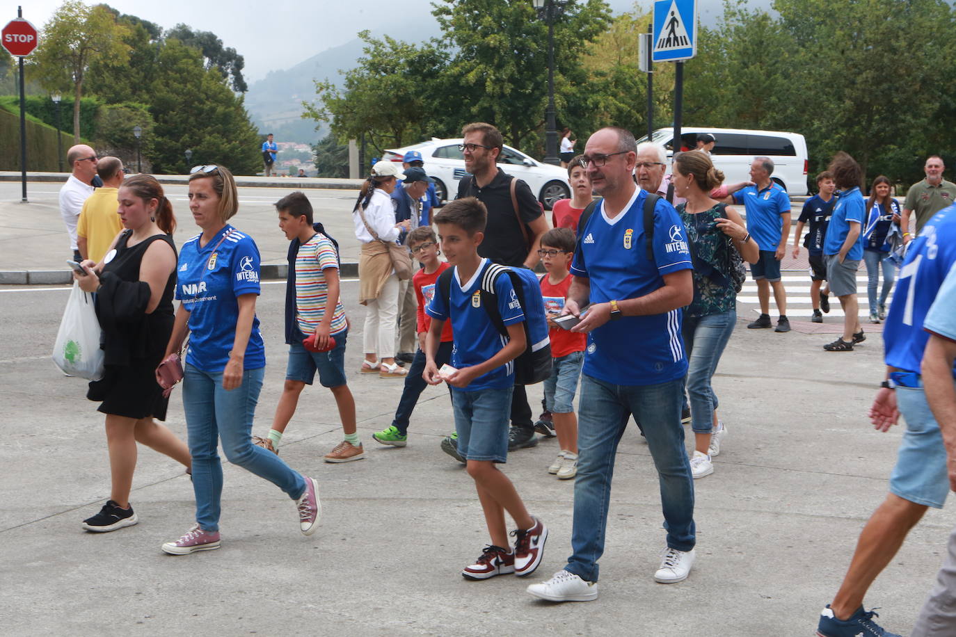 ¿Estuviste en el Real Oviedo - Racing de Ferrol? ¡Búscate en las fotos!