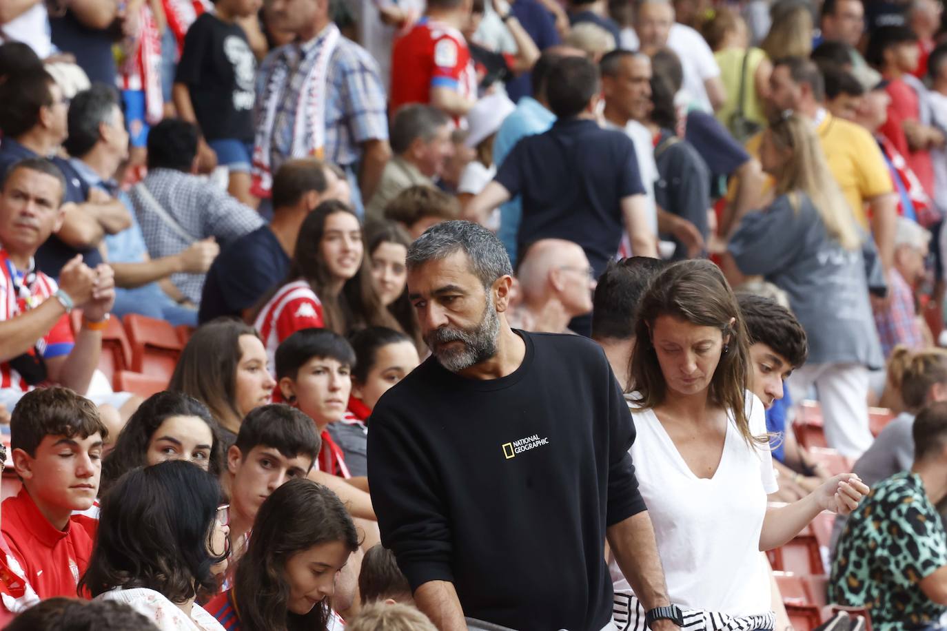 ¿Estuviste en el Sporting - Mirandés? ¡Búscate en las fotos!