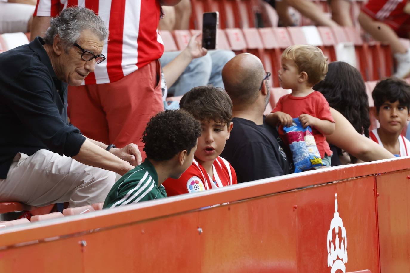 ¿Estuviste en el Sporting - Mirandés? ¡Búscate en las fotos!