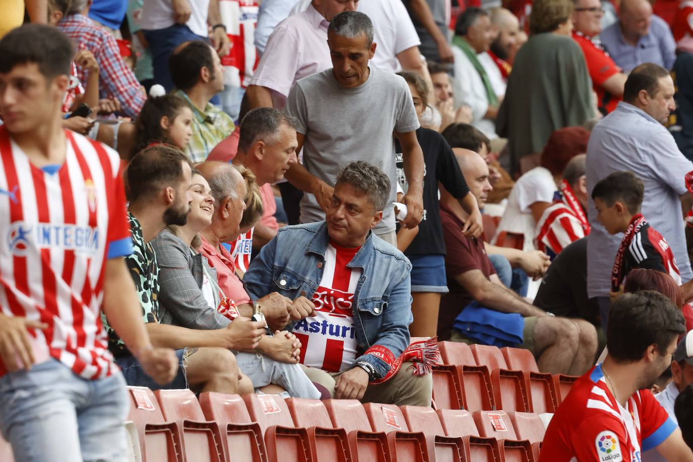 ¿Estuviste en el Sporting - Mirandés? ¡Búscate en las fotos!