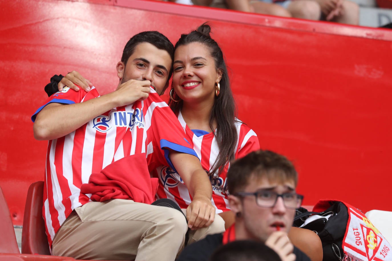 ¿Estuviste en el Sporting - Mirandés? ¡Búscate en las fotos!