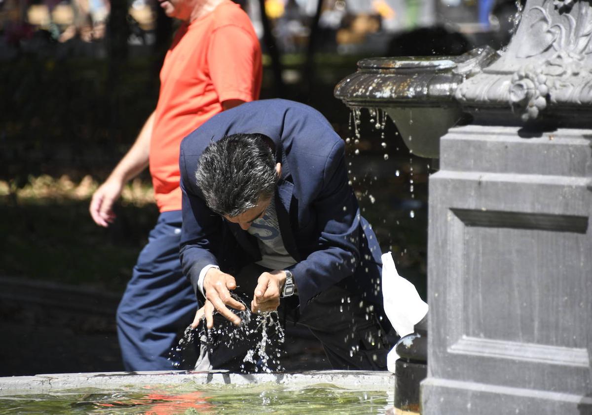 Asturias busca agua y sombra para refrescarse