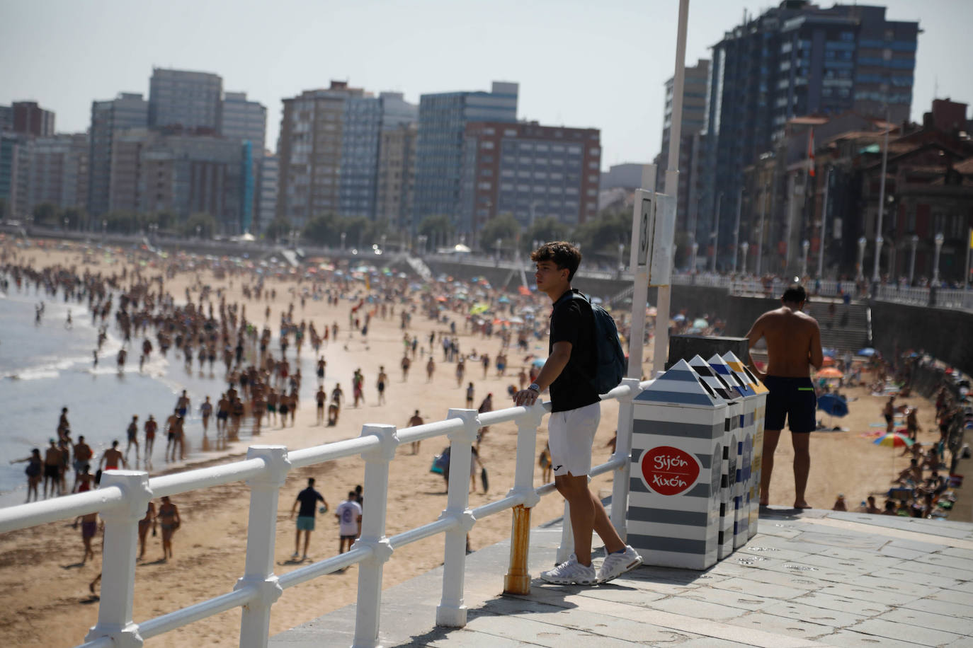 Asturias busca agua y sombra para refrescarse