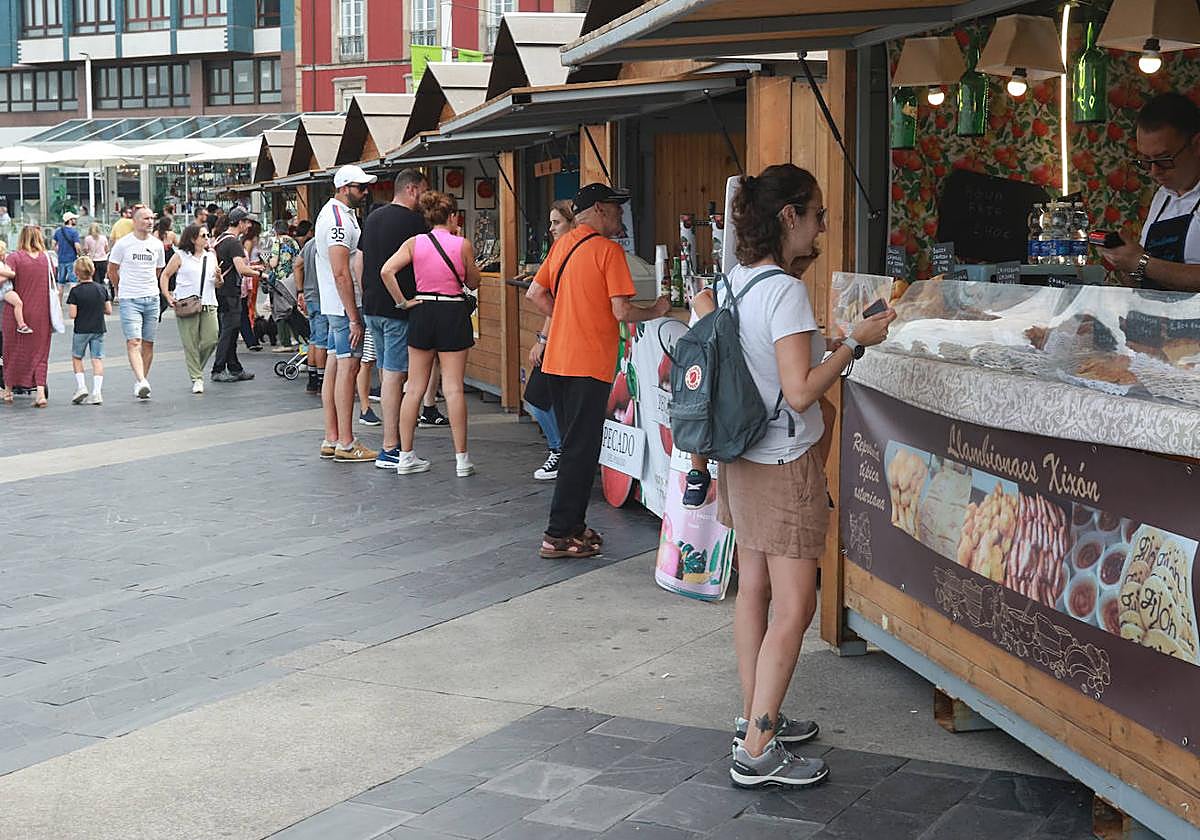 Mercadín de la sidra en Gijón.