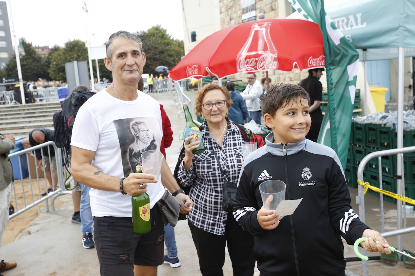 ¿Estuviste en el récord mundial de escanciado de Gijón? ¡Búscate! (2)