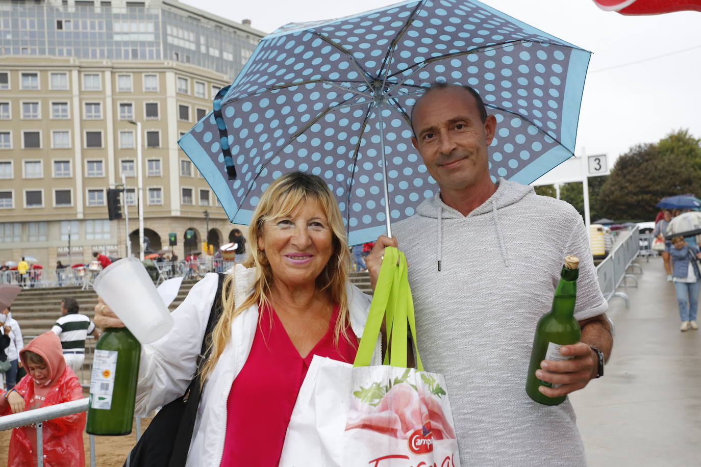 ¿Estuviste en el récord mundial de escanciado de Gijón? ¡Búscate! (1)