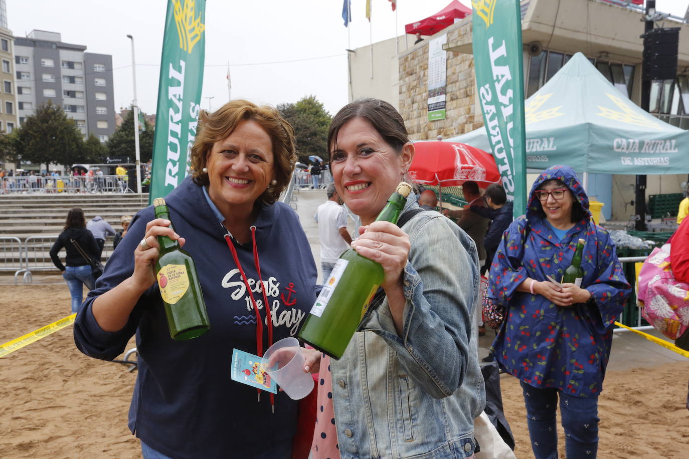 ¿Estuviste en el récord mundial de escanciado de Gijón? ¡Búscate! (2)