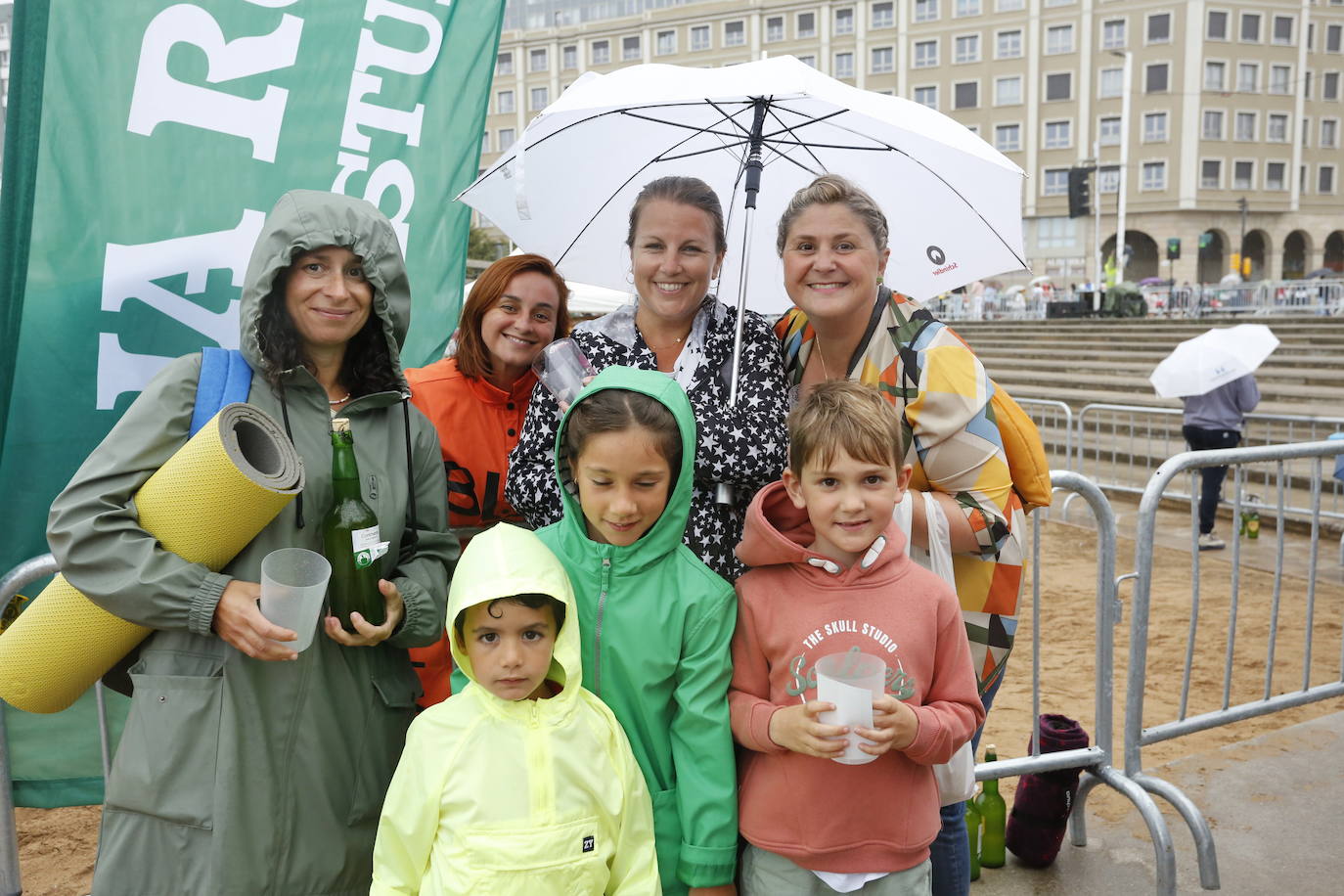 ¿Estuviste en el récord mundial de escanciado de Gijón? ¡Búscate! (2)