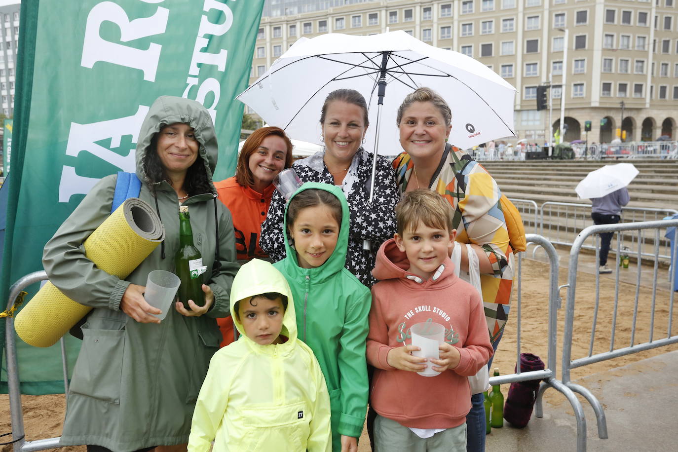 ¿Estuviste en el récord mundial de escanciado de Gijón? ¡Búscate! (2)