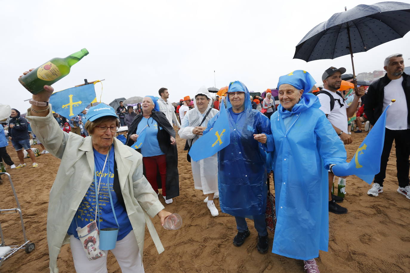 ¿Estuviste en el récord mundial de escanciado de Gijón? ¡Búscate! (2)