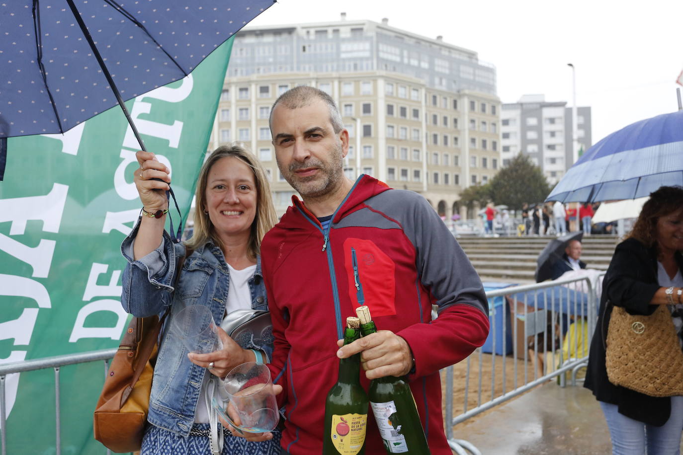 ¿Estuviste en el récord mundial de escanciado de Gijón? ¡Búscate! (1)