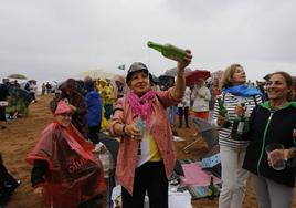 ¿Estuviste en el récord mundial de escanciado de Gijón? ¡Búscate! (1)