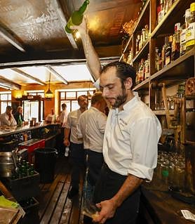 Imagen secundaria 2 - La folixa acaba, la sidra sigue