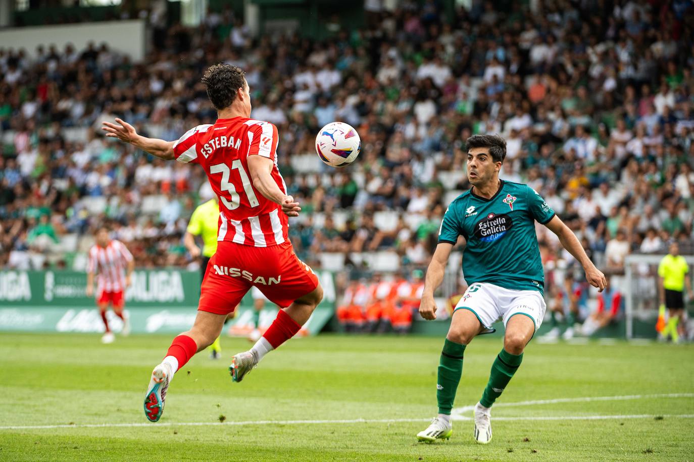 Las mejores imágenes del partido entre el Racing de Ferrol y el Sporting en A Malata