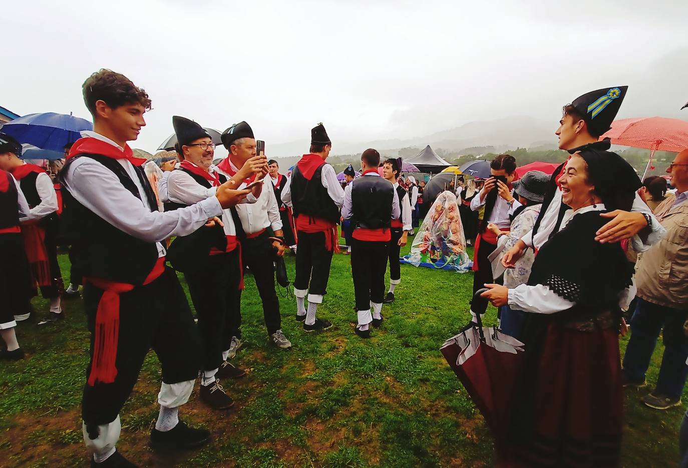 Romería por todo lo alto en Cadavedo con La Regalina