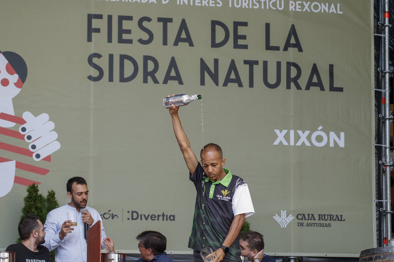 Fiesta sidrera en Gijón con sabor a Sidra Camín