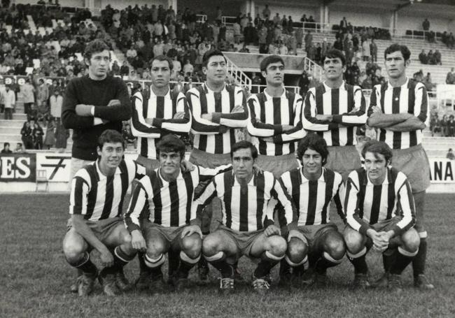 Homenaje a Florín y Eraña, en 1971, contra el Legia de Varsovia. De pie, Castro, Panchulo, Florín, Fabián, Hernández y Pascual. Abajo, José Manuel, Lavandera, Eraña, Megido y Churruca.