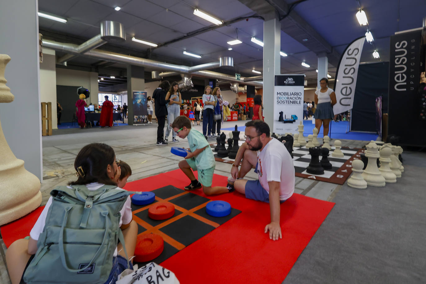 El mundo del &#039;cosplay&#039; inunda la CometCon de Gijón