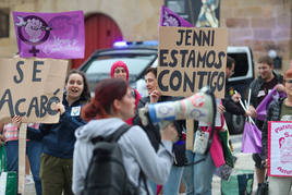 Concentración en Gijón contra la actitud de Rubiales