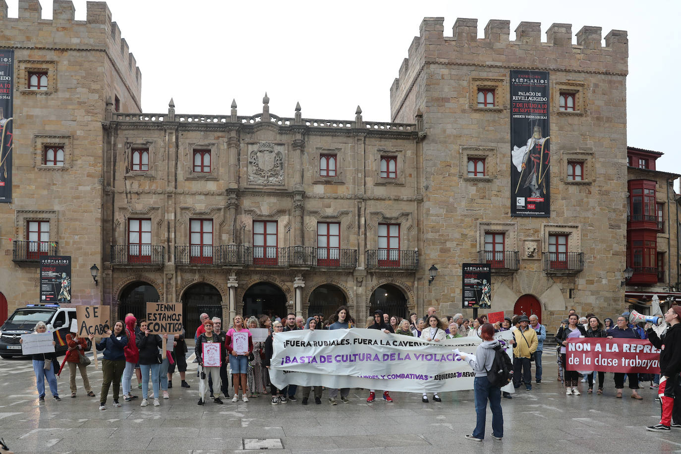 Concentración en Gijón contra la actitud de Rubiales