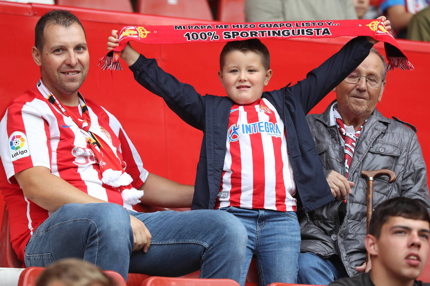 ¿Estuviste en el Sporting - Burgos? ¡Búscate en las gradas de El Molinón!