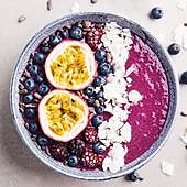 El superalimento que contiene 33 veces más antioxidantes que el arándano