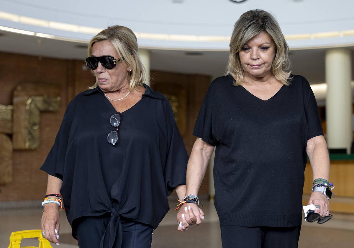 Carmen Borrego y Terelu Campos, en el tanatorio por su madre.