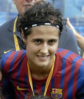 Imagen secundaria 2 - Montse Tomé, en sus diferentes etapas como jugadora del Oviedo Moderno, Levante y FC Barcelona.