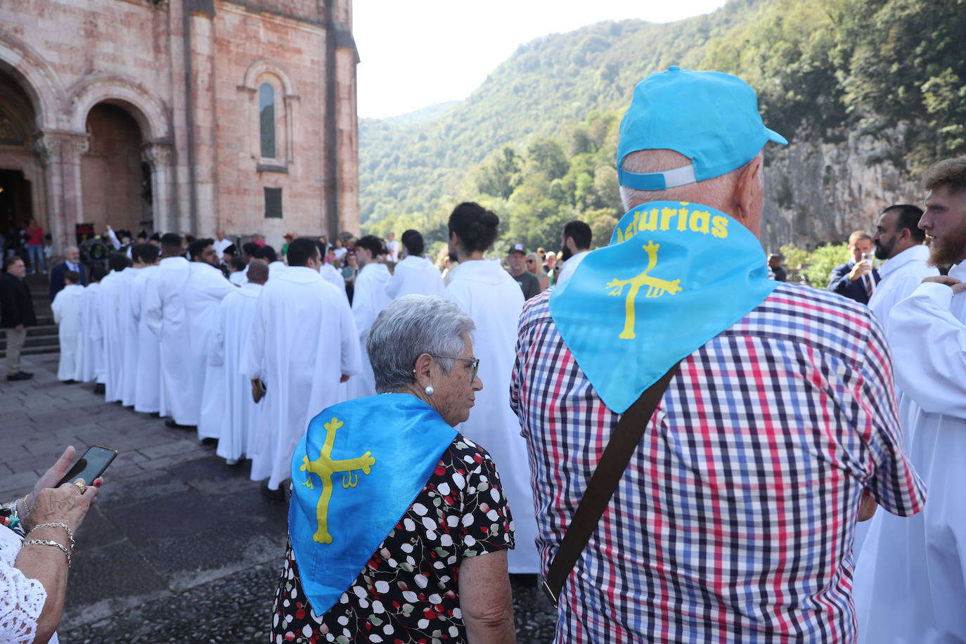 Reivindicación y tradición en la misa por la Santina