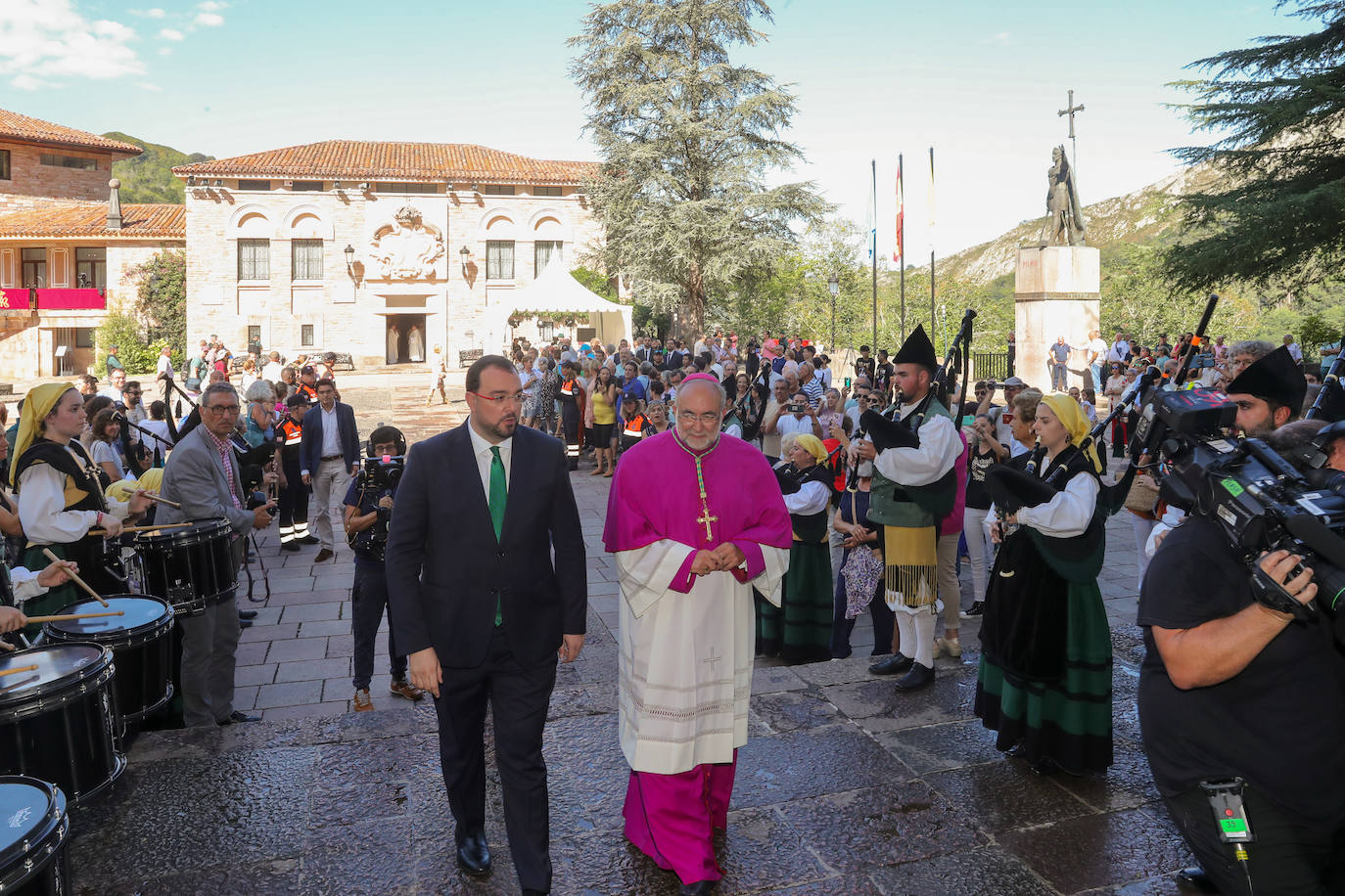 Reivindicación y tradición en la misa por la Santina