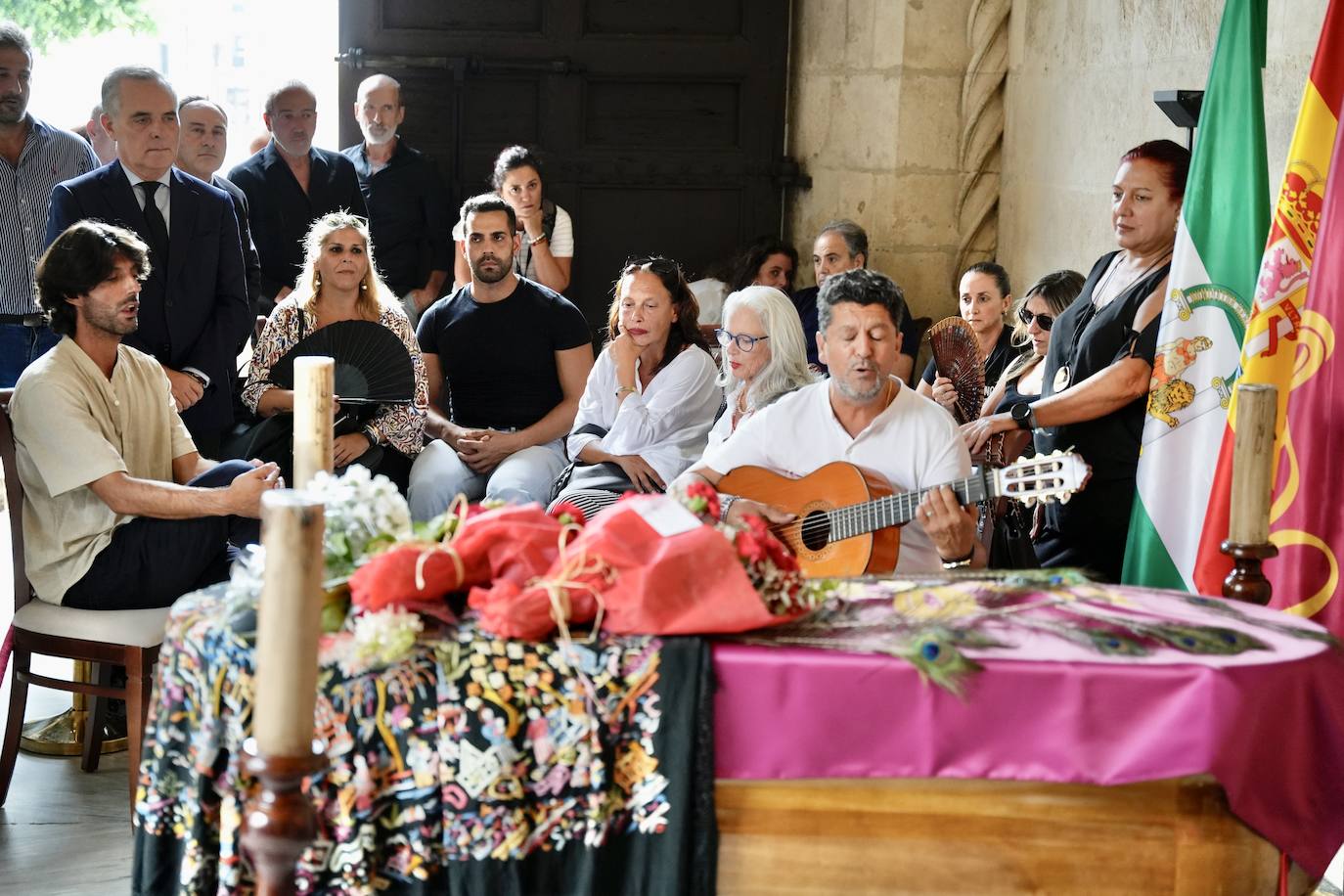 Multitudinario adiós a María Jiménez, una «artista inmortal»