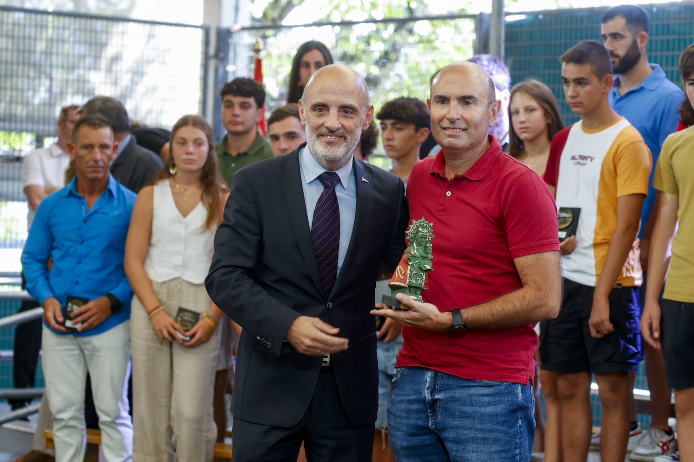 Fiesta y homenajes en el Grupo Covadonga