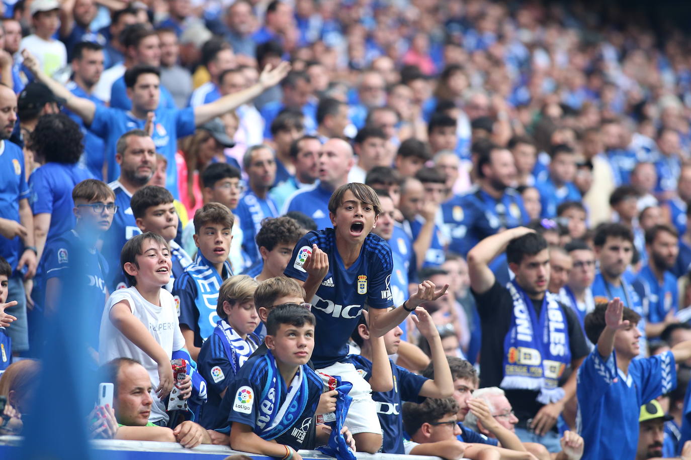 ¿Estuviste viendo el Oviedo - Sporting en el Tartiere? ¡Búscate en las fotos!