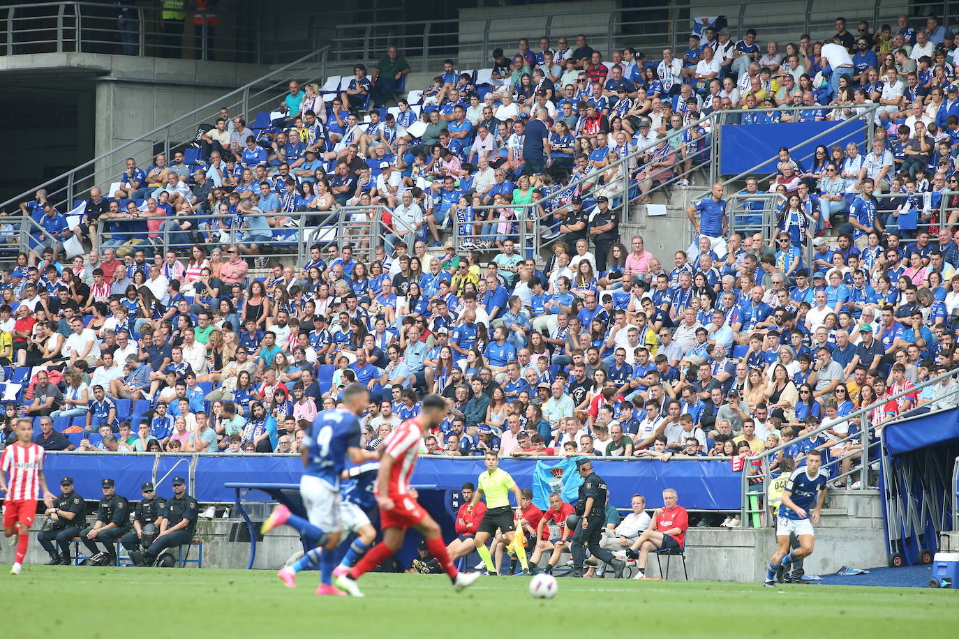 ¿Estuviste viendo el Oviedo - Sporting en el Tartiere? ¡Búscate en las fotos!