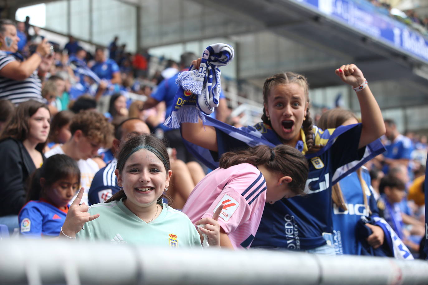 ¿Estuviste viendo el Oviedo - Sporting en el Tartiere? ¡Búscate en las fotos!
