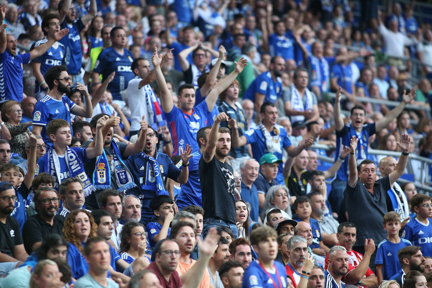 ¿Estuviste viendo el Oviedo - Sporting en el Tartiere? ¡Búscate en las fotos!