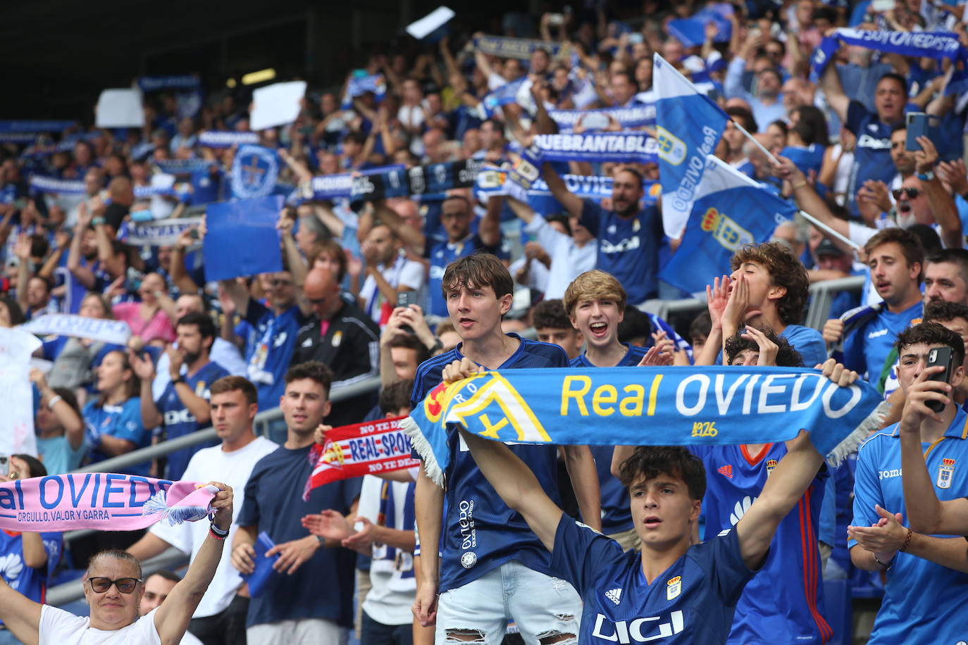 ¿Estuviste viendo el Oviedo - Sporting en el Tartiere? ¡Búscate en las fotos!