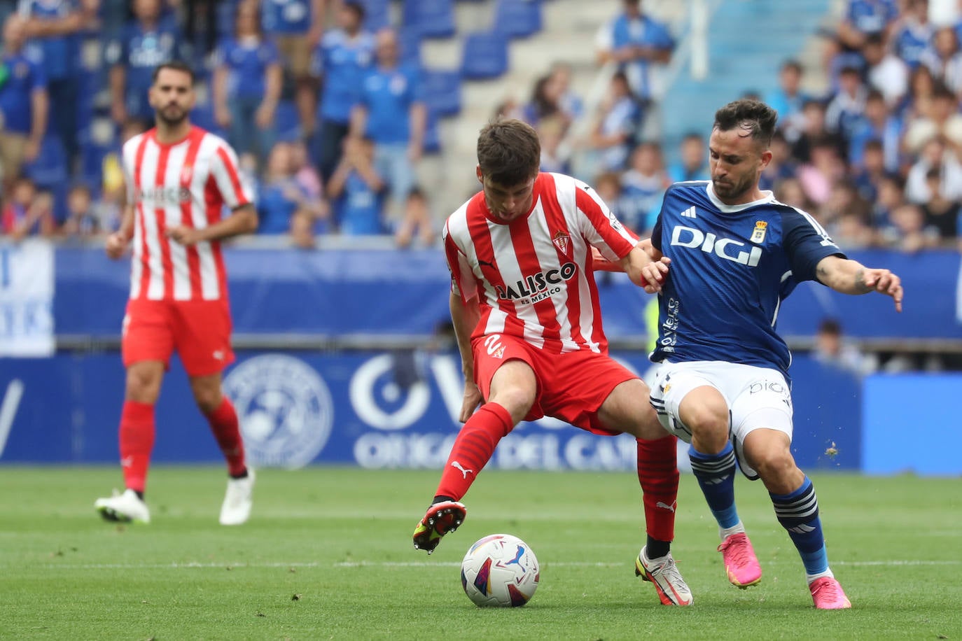 El partido entre el Oviedo y el Sporting, en imágenes