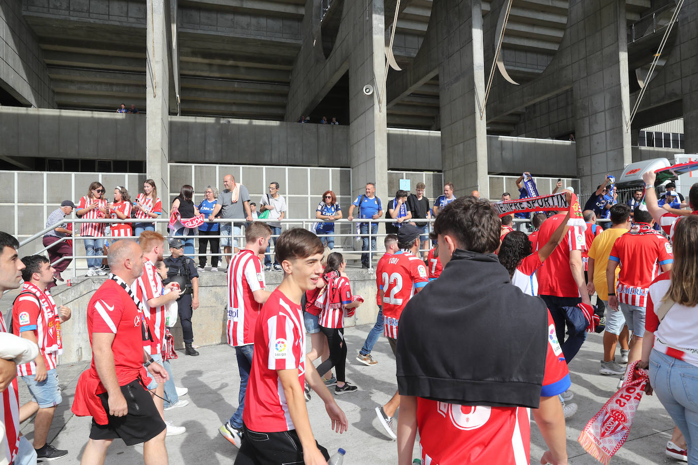 Rivalidad y sentimiento: así se vivieron los minutos previos al derbi en el Tartiere