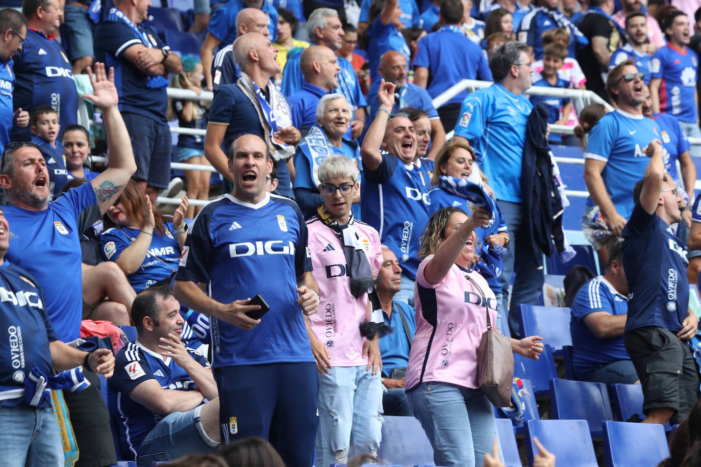 ¿Estuviste viendo el Oviedo - Sporting en el Tartiere? ¡Búscate en las fotos!