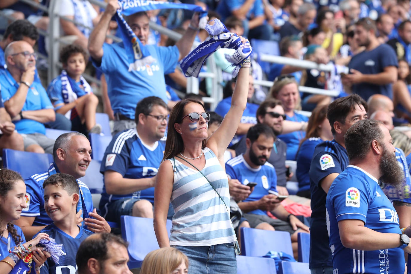 ¿Estuviste viendo el Oviedo - Sporting en el Tartiere? ¡Búscate en las fotos!