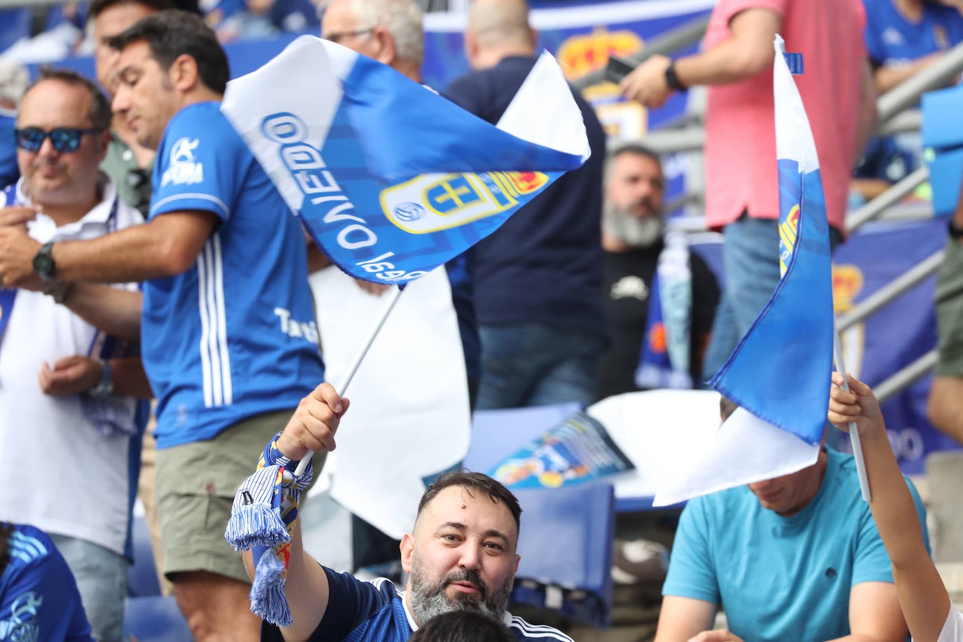 ¿Estuviste viendo el Oviedo - Sporting en el Tartiere? ¡Búscate en las fotos!