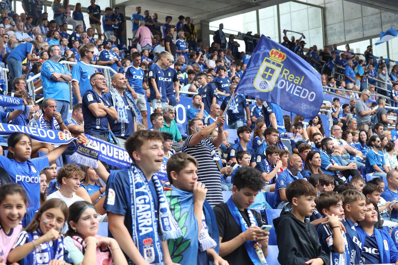 ¿Estuviste viendo el Oviedo - Sporting en el Tartiere? ¡Búscate en las fotos!