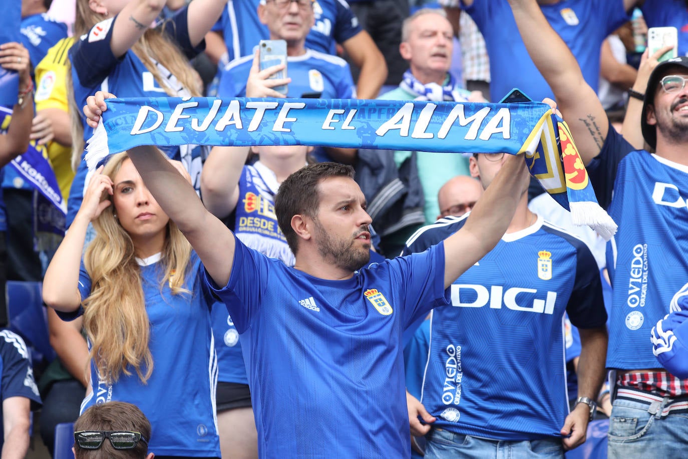 ¿Estuviste viendo el Oviedo - Sporting en el Tartiere? ¡Búscate en las fotos!