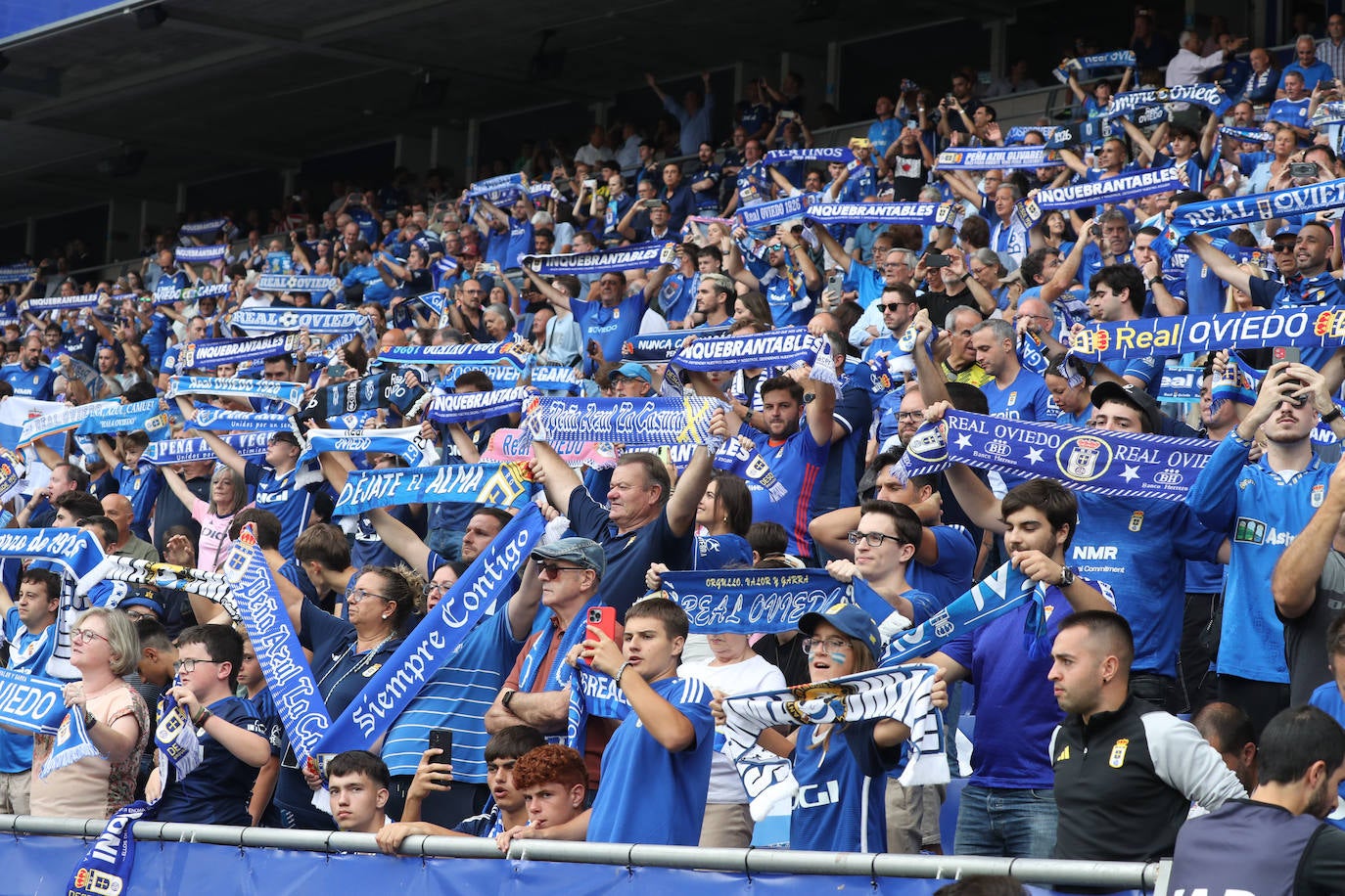 ¿Estuviste viendo el Oviedo - Sporting en el Tartiere? ¡Búscate en las fotos!