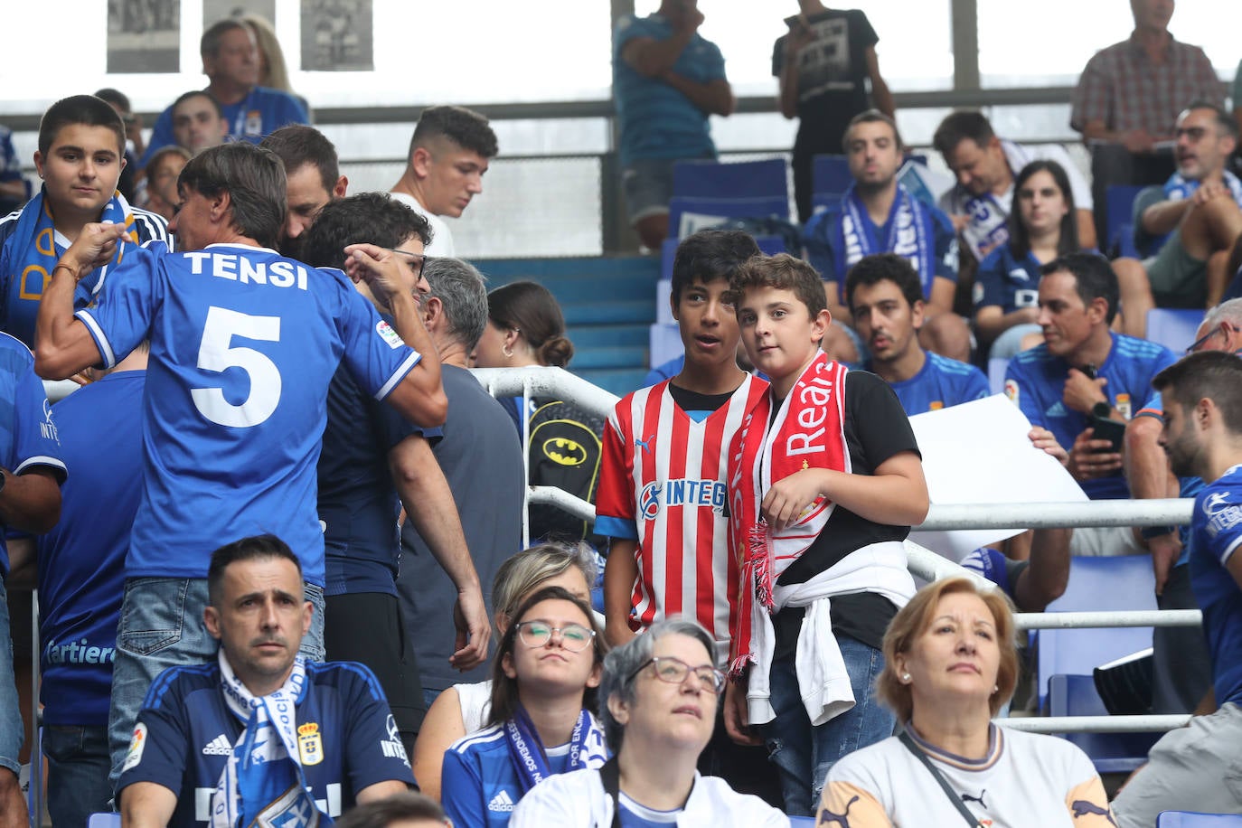¿Estuviste viendo el Oviedo - Sporting en el Tartiere? ¡Búscate en las fotos!